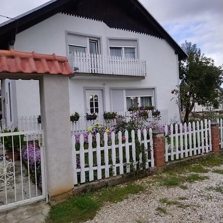 Sobe Za Nocenje Gospic Hotel Exterior photo